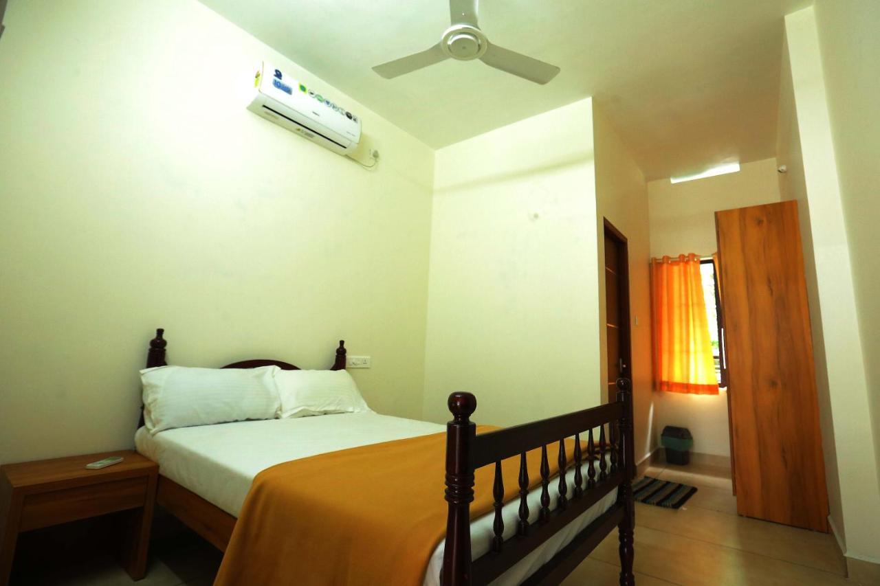 Kira Palace Residency Hotel Ernakulam Exterior photo